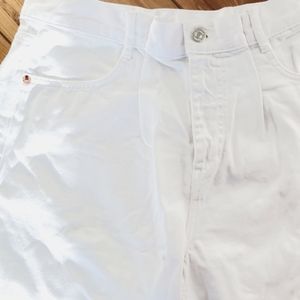 Zara White High Waisted Mom Jeans